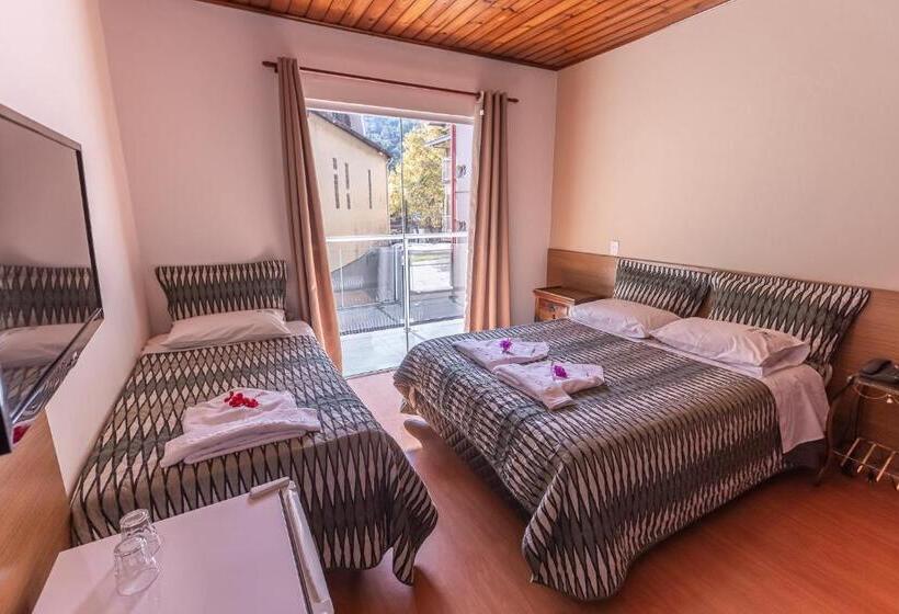 اتاق استاندارد سه تخته با بالکن, Velinn Hotel Geneve