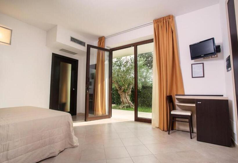 سوییت جونیور, Green Paradise Resort