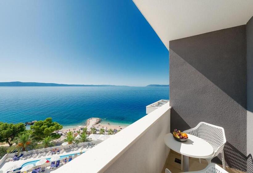 اتاق راحتی با چشم‌انداز دریا, Medora Auri Family Beach Resort