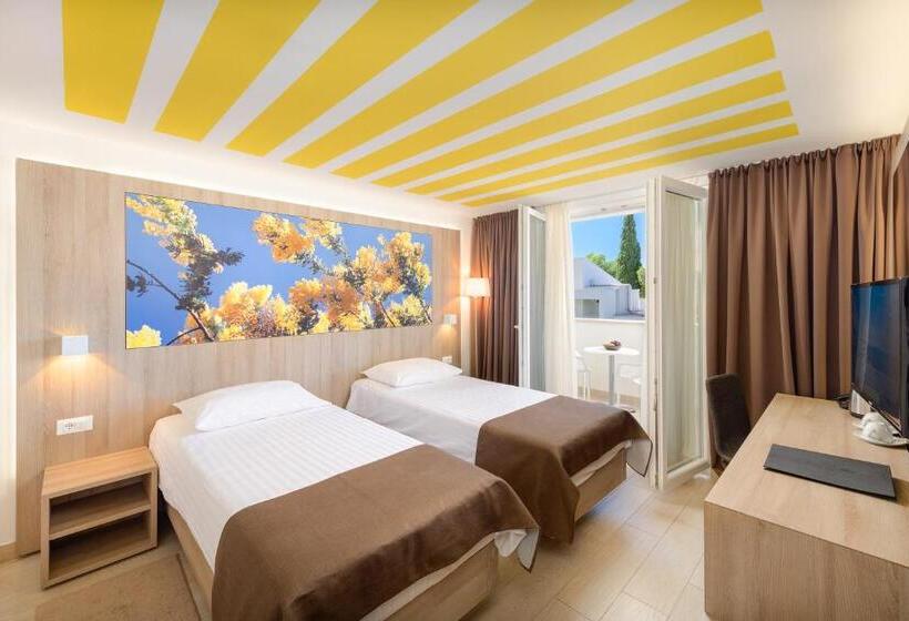 Comfort room with garden view, Medora Auri Family Beach Resort