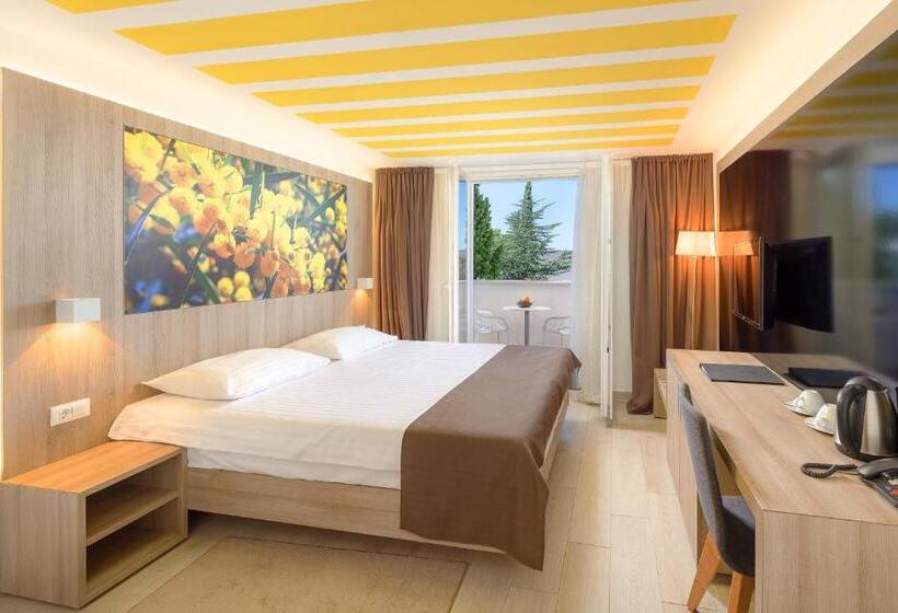 Comfort room with garden view, Medora Auri Family Beach Resort