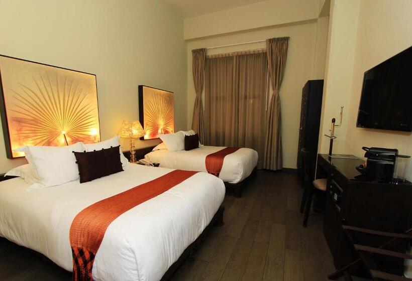 اتاق استاندارد با 2 تخت دوبل, Plaza Gallery Hotel Boutique