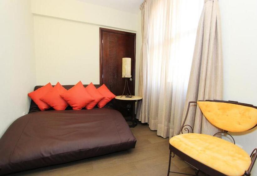 اتاق لوکس با تخت بزرگ, Plaza Gallery Hotel Boutique