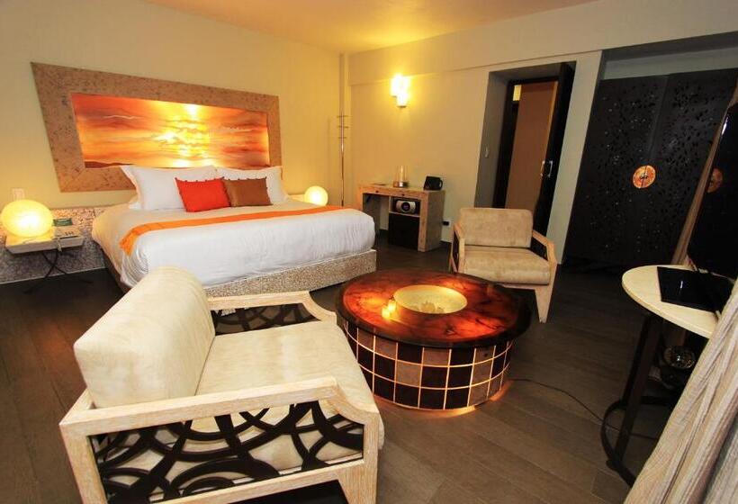 اتاق لوکس با تخت بزرگ, Plaza Gallery Hotel Boutique