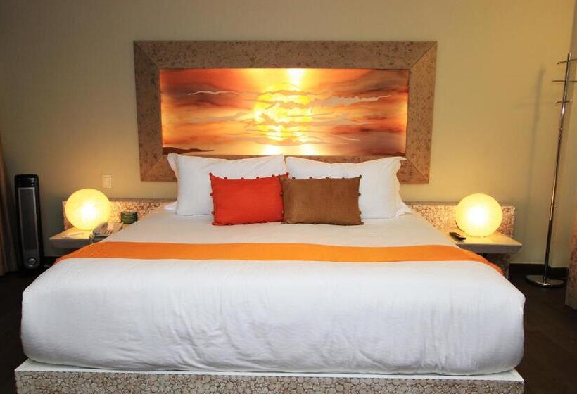 اتاق لوکس با تخت بزرگ, Plaza Gallery Hotel Boutique