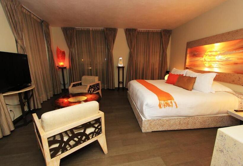 اتاق لوکس با تخت بزرگ, Plaza Gallery Hotel Boutique