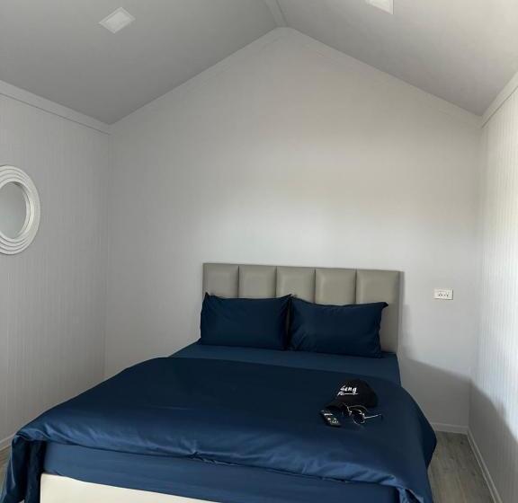 이코노미 트리플 룸, Chics Resort ชิคส์รีสอร์ท