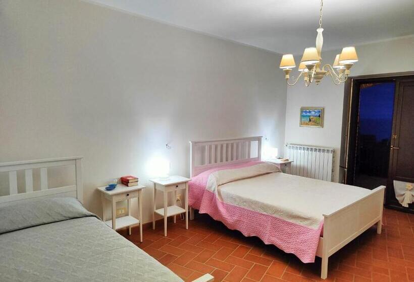 Standard Triple Room with Terrace, B&b Antico Casale