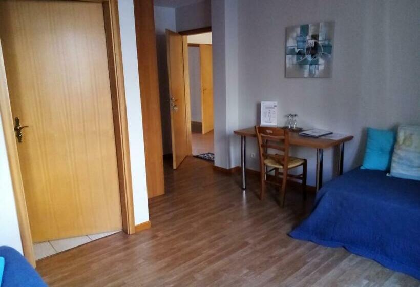 اتاق استاندارد سه نفره, Chambres Thirion