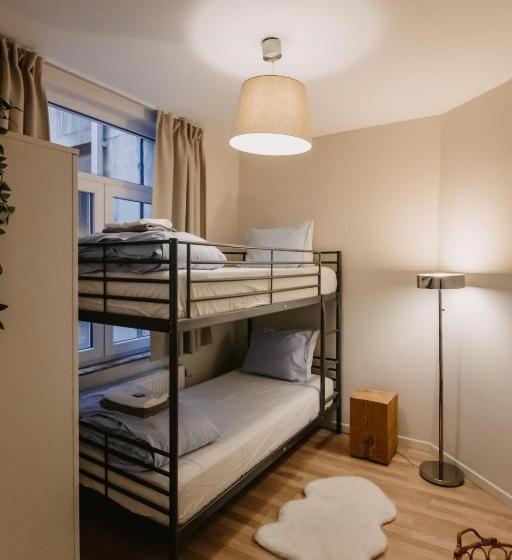 آپارتمان 3 خوابه, Central And Cozy In Brussels