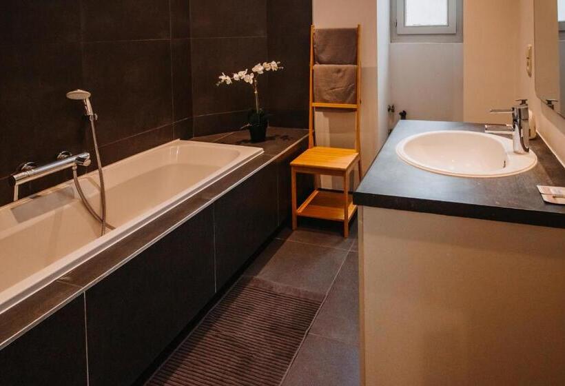 آپارتمان 1 خوابه, Central And Cozy In Brussels