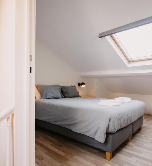 آپارتمان 2 خوابه, Central And Cozy In Brussels