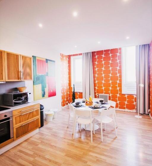 آپارتمان 2 خوابه, Central And Cozy In Brussels