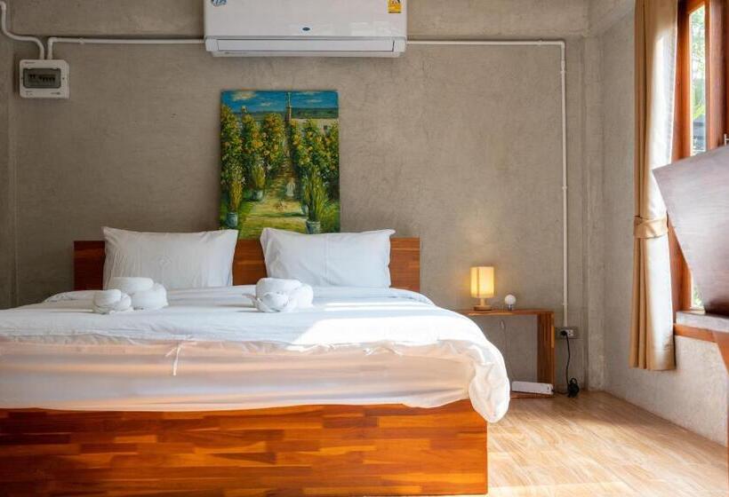 Стандартный Номер Кровать Кинг, Banmai87 Guest House บ้านไม้87 เกสต์เฮ้าส์
