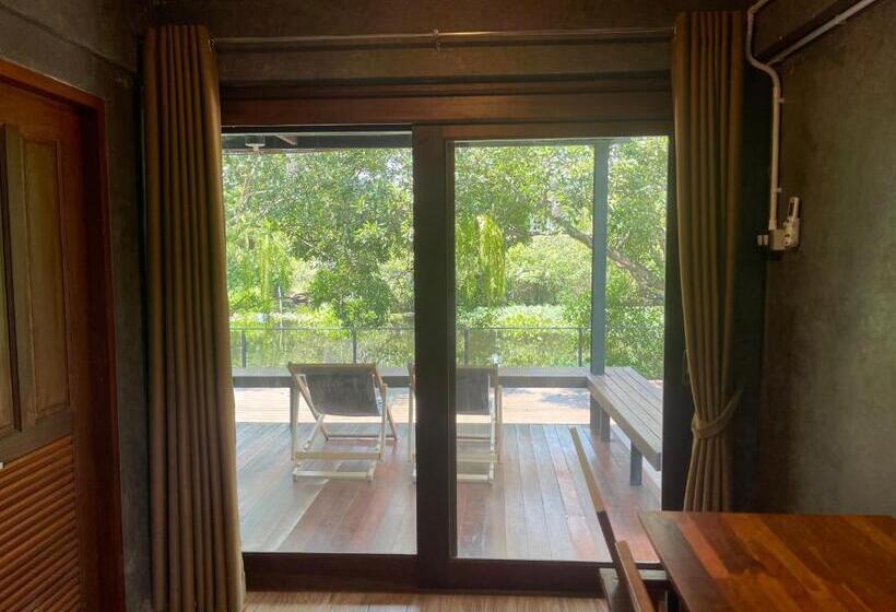 Стандартный Номер Кровать Кинг, Banmai87 Guest House บ้านไม้87 เกสต์เฮ้าส์