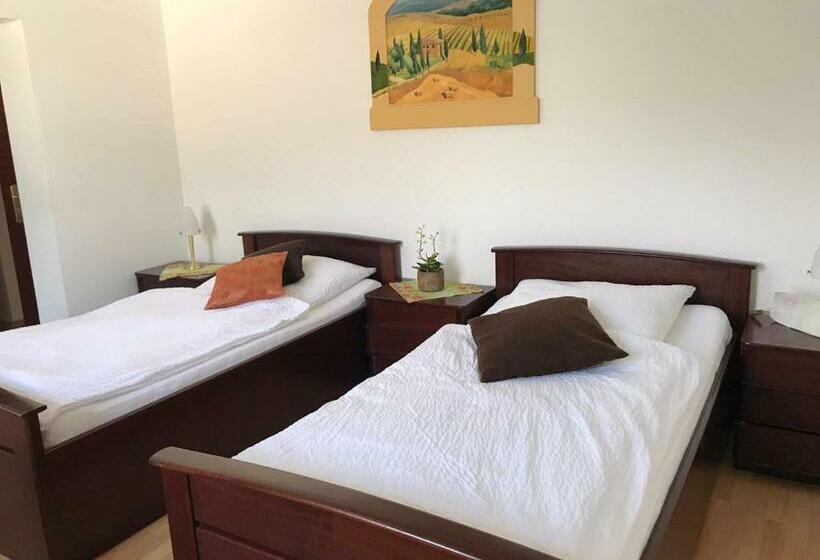 اتاق استاندارد, Restaurant Kranefoer