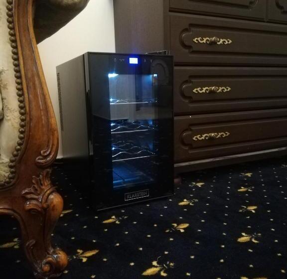 اتاق استاندارد با تخت بزرگ, Weiss Little Palace