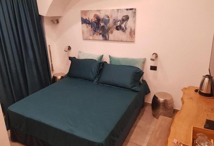 سوییت جونیور, B&b Quispaccanapoli