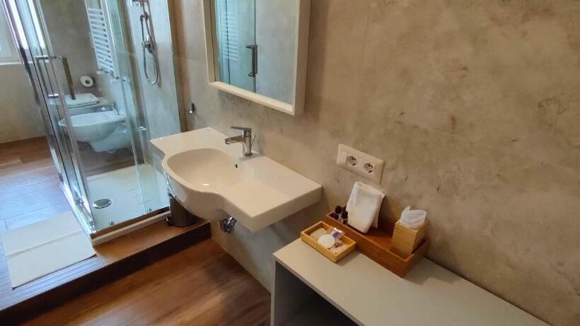 Standard room with outdoor bath, Casa Dalè