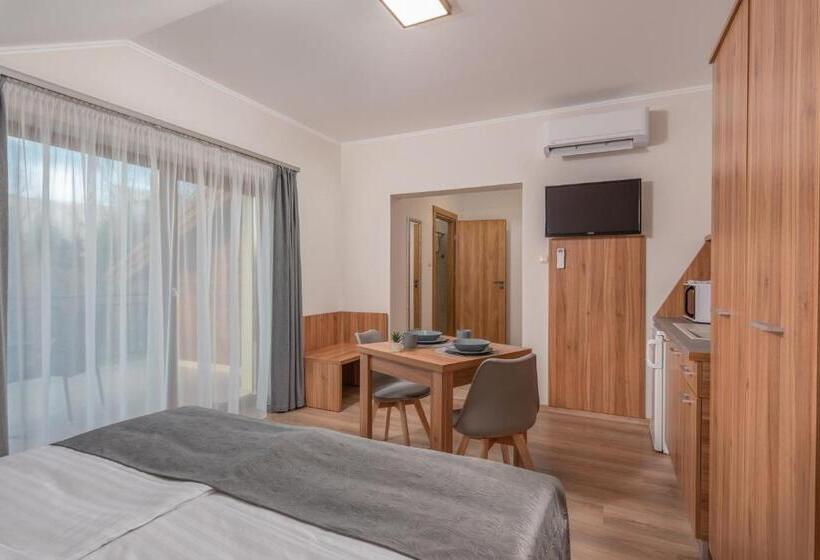 آپارتمان 1 خوابه با بالکن, Hídfő Apartman Nyugalom Szigetei