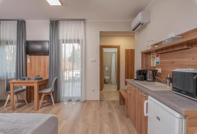 آپارتمان 1 خوابه با بالکن, Hídfő Apartman Nyugalom Szigetei