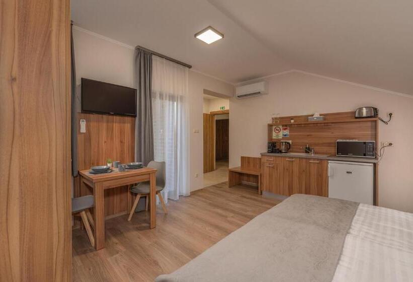 آپارتمان 1 خوابه با بالکن, Hídfő Apartman Nyugalom Szigetei