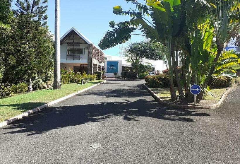 استودیو استاندارد با چشم‌انداز باغ, Le Studio Les Tropiques Au Village Manganao