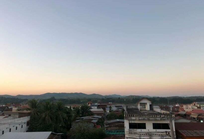 트리플 스탠다드 전망룸, บ้านพรศรี Homestay