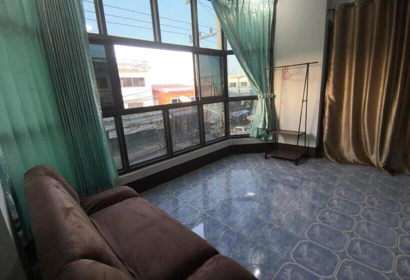 디럭스 룸 도시 전망, บ้านพรศรี Homestay