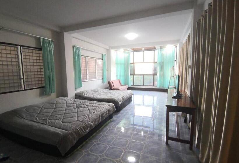 디럭스 룸 도시 전망, บ้านพรศรี Homestay