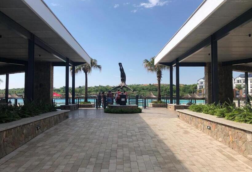 آپارتمان 2 خوابه, The Blyde Crystal Lagoon Riverwalk Estate