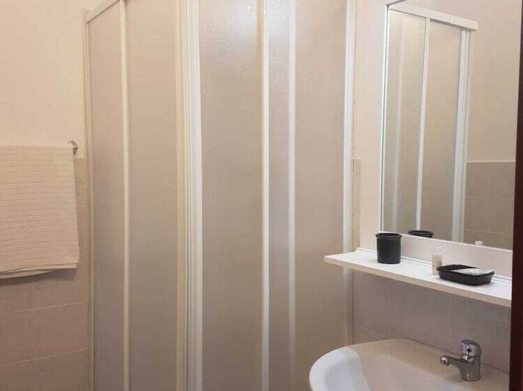 اتاق اکونومی, B&b Della Stazione