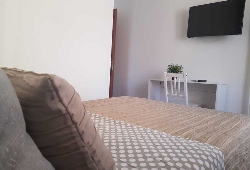اتاق اکونومی, B&b Della Stazione