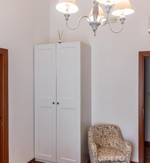 اتاق لوکس با بالکن, B&b Della Stazione