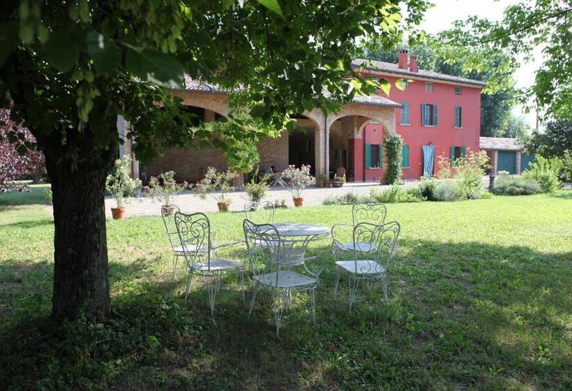 سوییت با چشم‌انداز باغ, B&b Podere Merlo