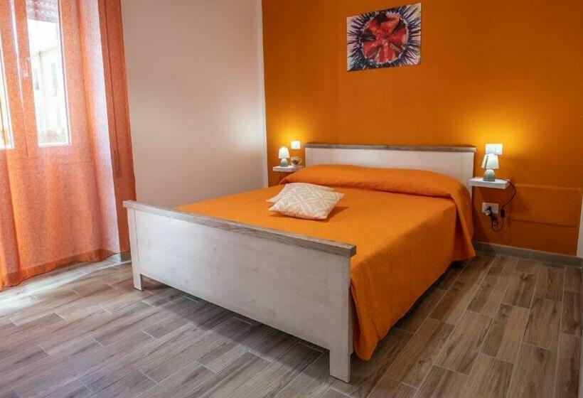 اتاق استاندارد با بالکن, Boss Guest House