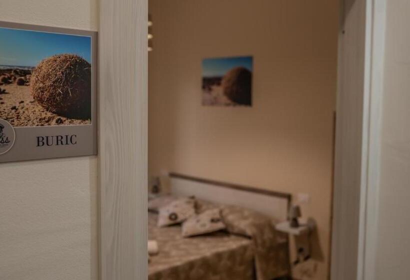 اتاق استاندارد, Boss Guest House