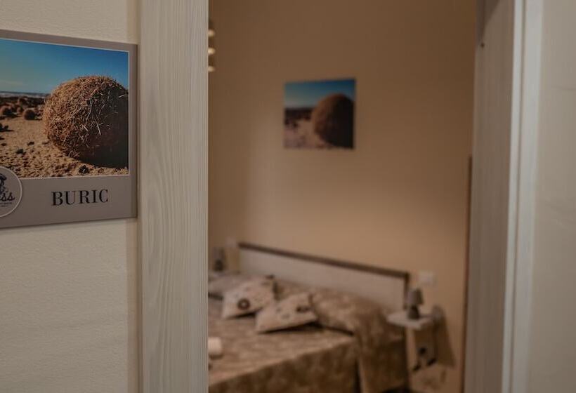 اتاق استاندارد, Boss Guest House