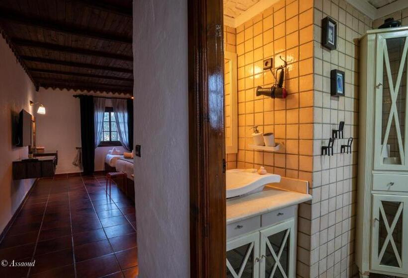 اتاق لوکس با بالکن, El Cortijo & Spa
