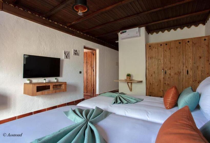 سوییت جونیور با بالکن, El Cortijo & Spa