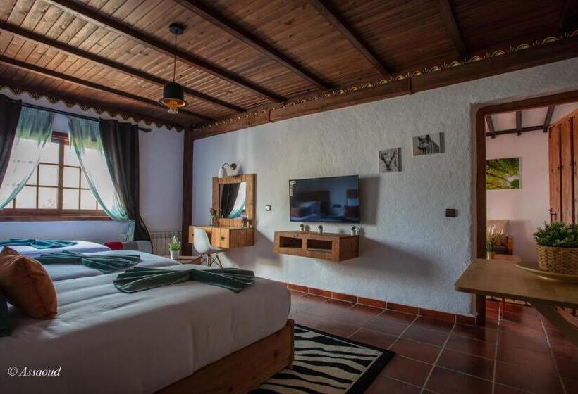 سوییت جونیور با بالکن, El Cortijo & Spa