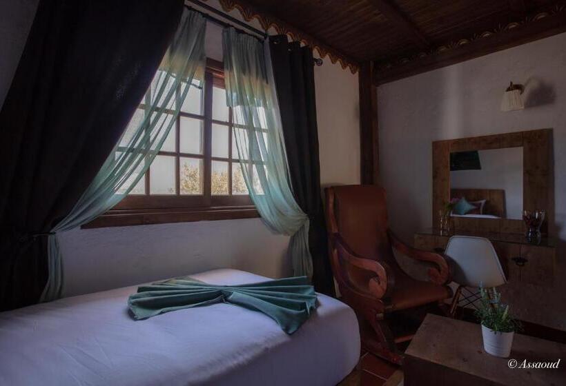 سوییت جونیور با بالکن, El Cortijo & Spa