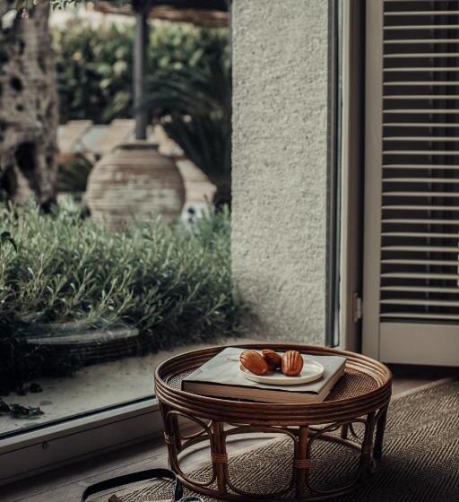 سوئیت با تخت بزرگ, Bernadet Alaçatı