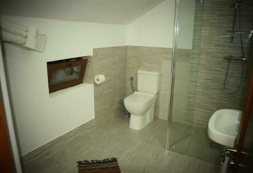 חדר סטנדרט עם מרפסת, Casa Smeilor Horezu