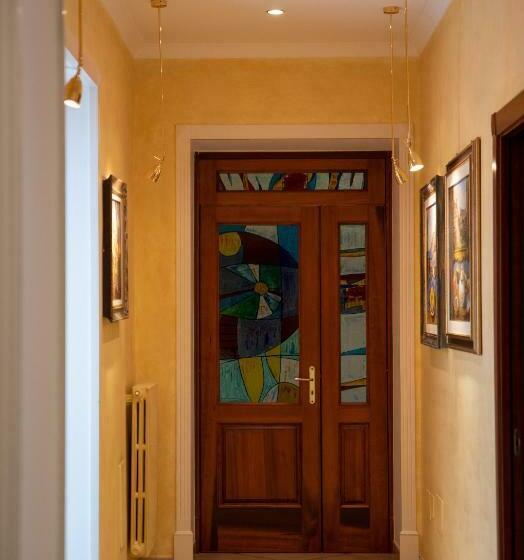 آپارتمان 2 خوابه, Solimena House
