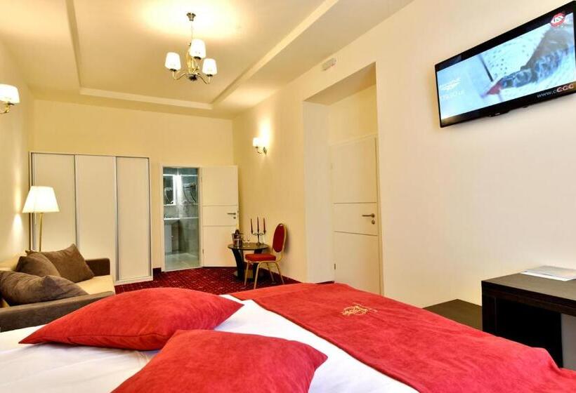 اتاق لوکس چهار تخته, Top Royal Central Brasov