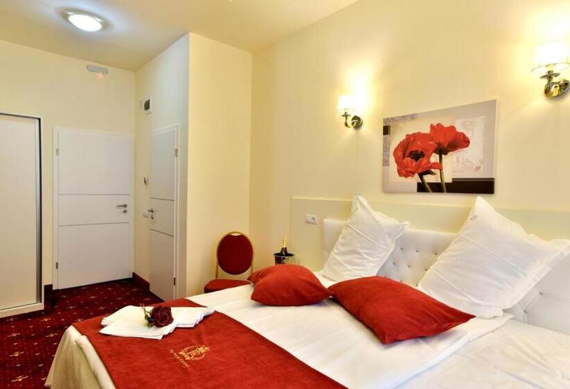 اتاق لوکس با تخت بزرگ, Top Royal Central Brasov