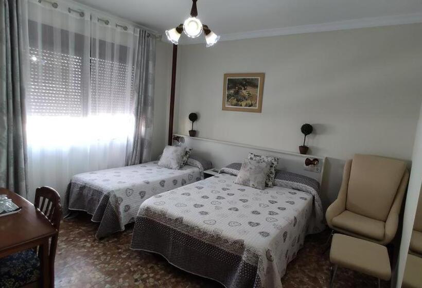 اتاق راحتی سه تخته, H Los Molinos At