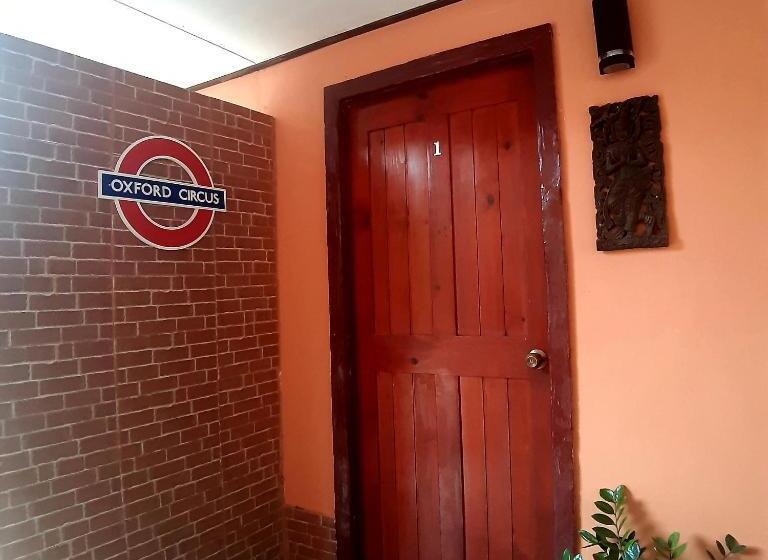 اتاق استاندارد با چشم‌انداز استخر, The Windsor Boutique Resort