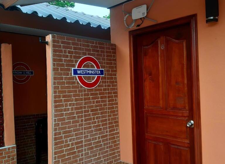 اتاق استاندارد با چشم‌انداز استخر, The Windsor Boutique Resort